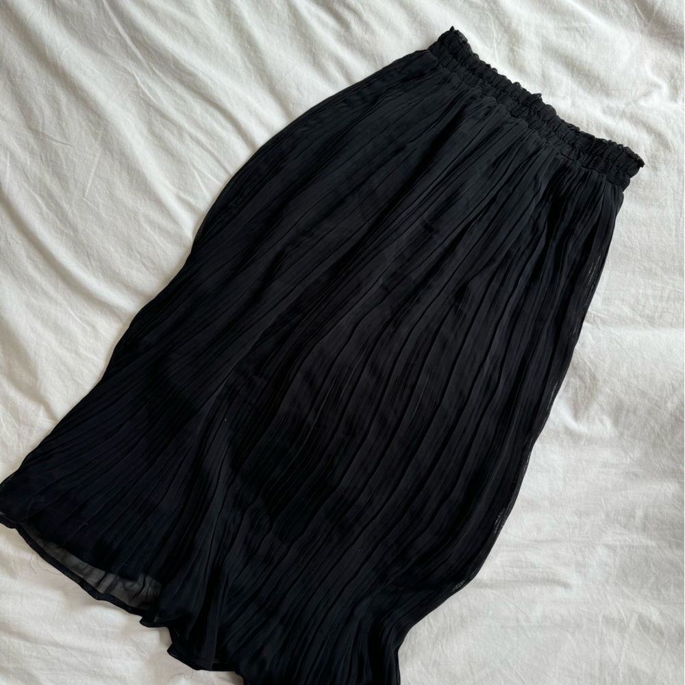 Oak + Fort Black Pleated Midi Skirt